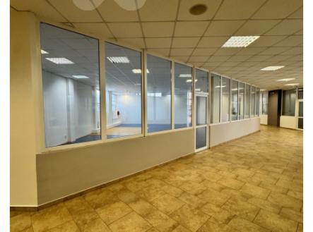 Pronájem - komerční objekt, obchodní centrum, 123 m²