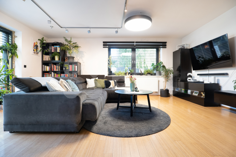 Prodej výjimečného domu 5+1 s garáží a zahradou ve Lhotě u Dřís.