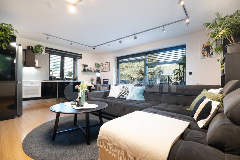 Prodej výjimečného domu 5+1 s garáží a zahradou ve Lhotě u Dřís.