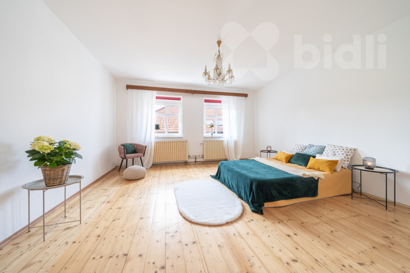 Prodej dvougeneračního RD s garáží, 2 terasami, dílnou a 2 sklepy, Beroun