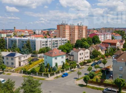 Prodej prostorného družstevního bytu 4+1 s garáží a výhledem na Plzeň a Radyni