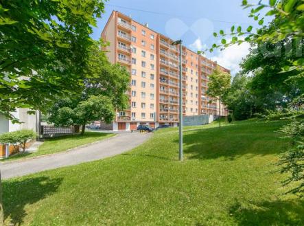 Prodej prostorného družstevního bytu 4+1 s garáží a výhledem na Plzeň a Radyni