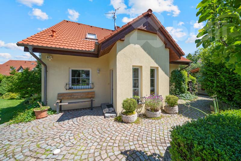 Prodej RD 6+1 se zahradou 1152m2 - Skalice