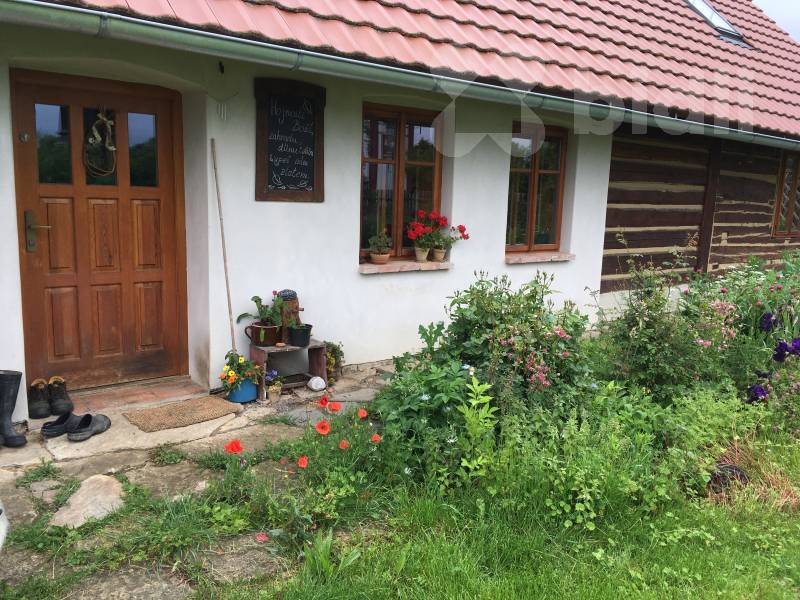 Veliny - poloroubenka - pozemek 4485m2