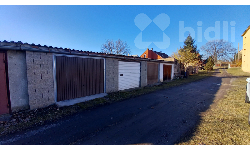 Prodej garáže, 19 m2, OV, Kněževes, ul. Štrosova