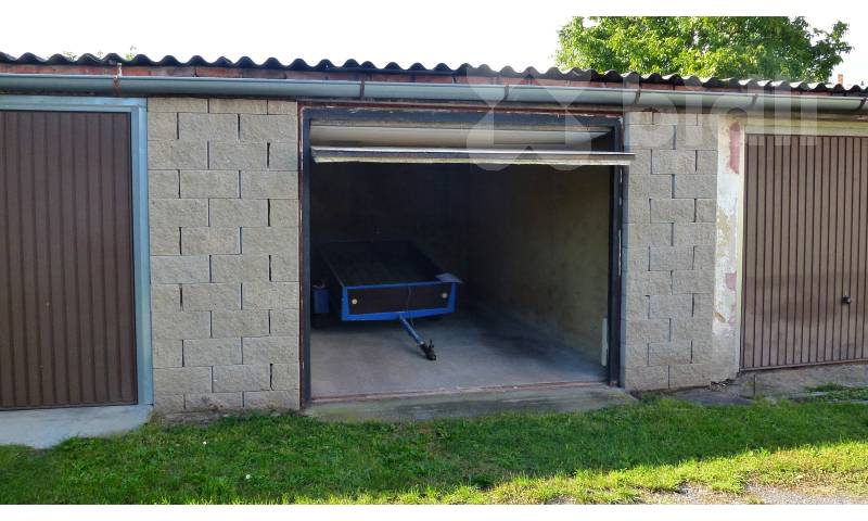 Prodej garáže, 19 m2, OV, Kněževes, ul. Štrosova
