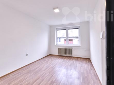 Prodej bytu v 1/2NP - 3+1, 77 m2, lodžie 5 m2, Uherčice