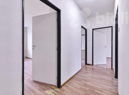 Prodej bytu v 1/2NP - 3+1, 77 m2, lodžie 5 m2, Uherčice