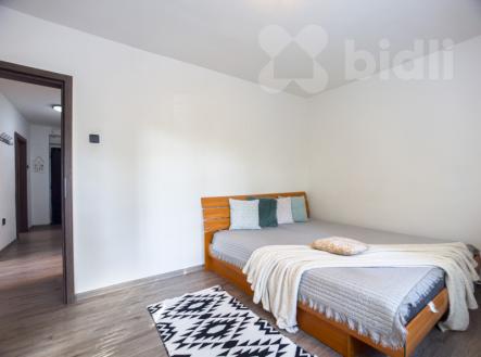 Prodej bytu 3+1/L, 75 m2, zahrada, parkování, Nučice, okr. Praha - západ