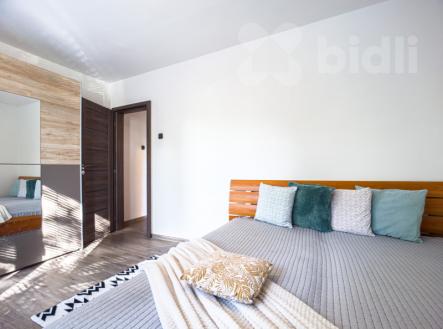 Prodej bytu 3+1/L, 75 m2, zahrada, parkování, Nučice, okr. Praha - západ
