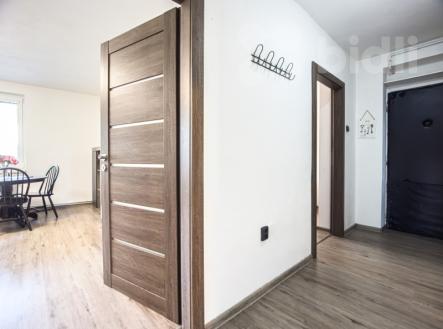 Prodej bytu 3+1/L, 75 m2, zahrada, parkování, Nučice, okr. Praha - západ