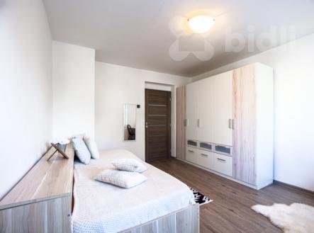 Prodej bytu 3+1/L, 75 m2, zahrada, parkování, Nučice, okr. Praha - západ