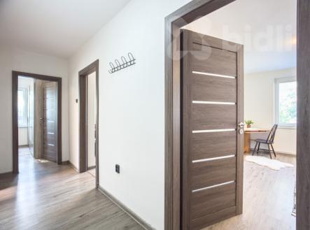 Prodej bytu 3+1/L, 75 m2, zahrada, parkování, Nučice, okr. Praha - západ