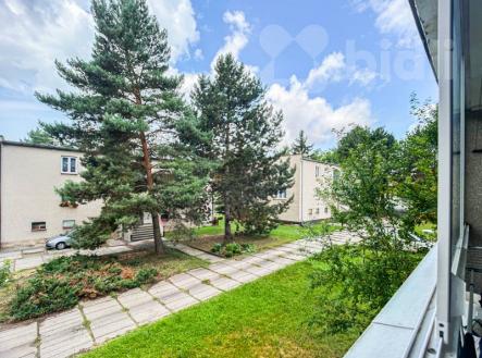 Prodej bytu 3+1/L, 75 m2, zahrada, parkování, Nučice, okr. Praha - západ
