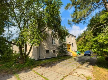 Prodej bytu 3+1/L, 75 m2, zahrada, parkování, Nučice, okr. Praha - západ
