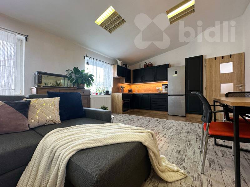 Prodej bytu (komerčního prostoru), 3+kk, 74 m2, ul. 28. října, Kladno-Švermov