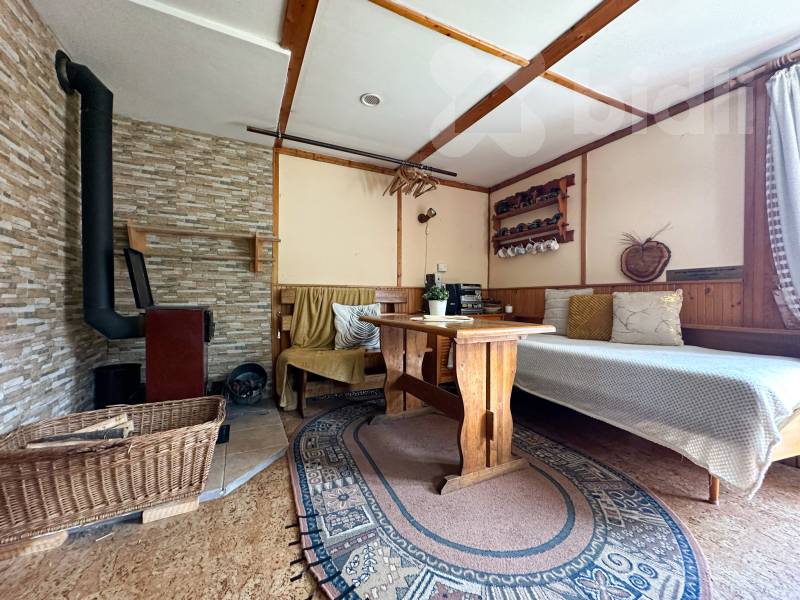 Prodej chaty - Horní Blatná, užitná plocha 72 m2, zahrada 1278 m2.