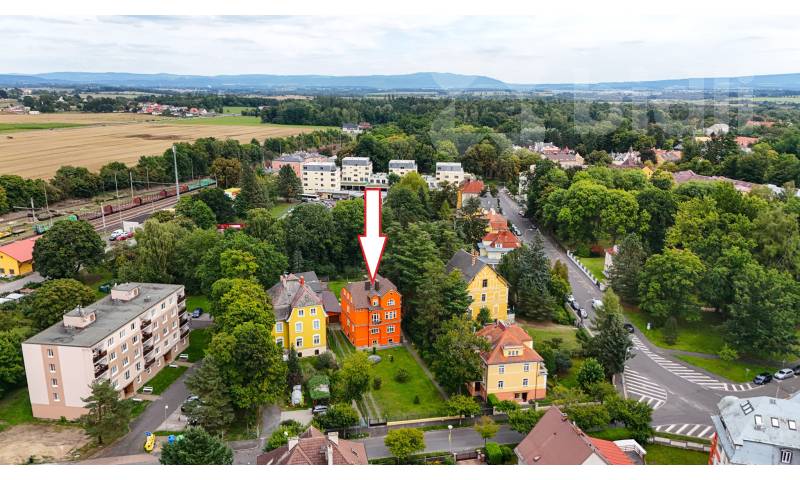 Prodej prostorné vily s čtyřmi byty ve vyhledávané části Františkových Lázní
