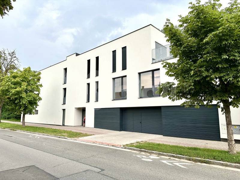 Pronájem, Byt 2+Kk, 57m2 Husova ulice,  Pardubice,