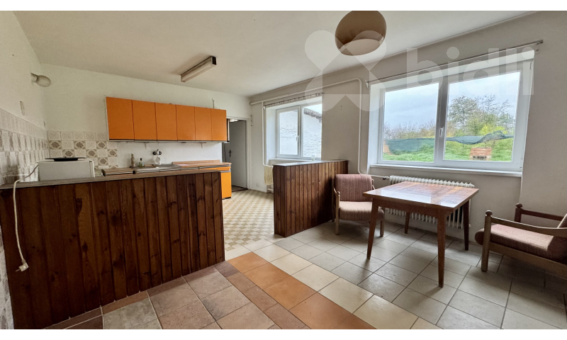 Rodinný dům 3+1 s pozemkem 3 600 m2, Popovice