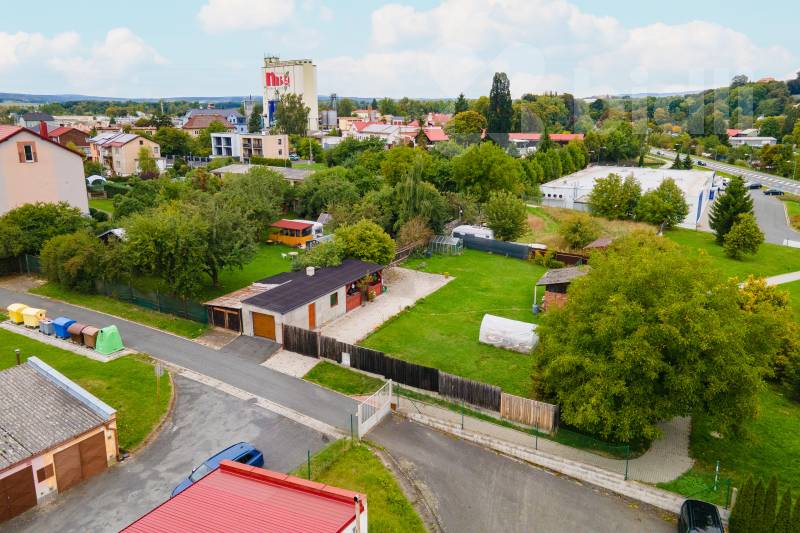 Prodej zajímavého stavebního pozemku s garáží