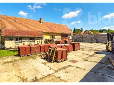 Prodej komerčního objektu, sklad, 900 m²