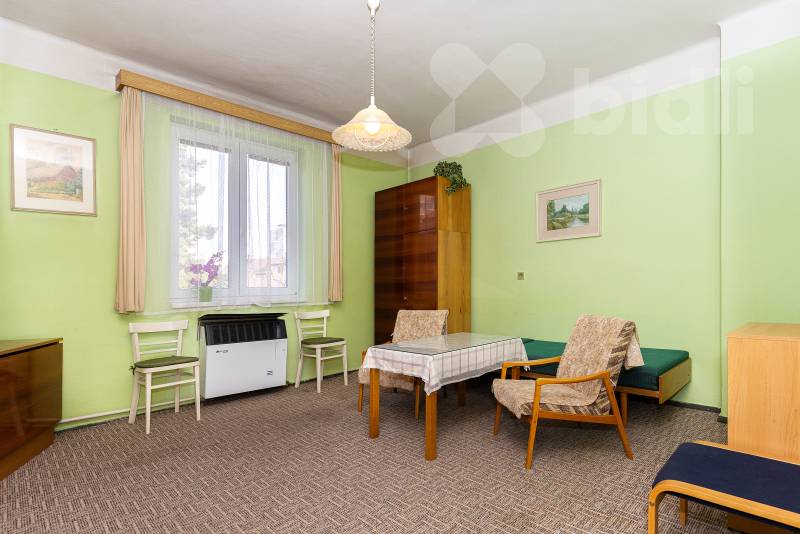 Prodej domu 4+1 se zahradou, Třebeš