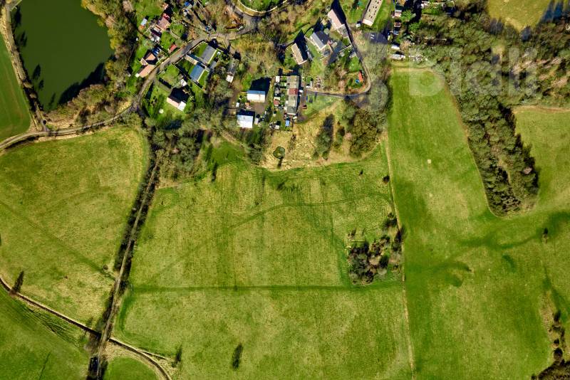 Prodej pozemku o velikosti 1097 m2, Květnová, Ostrov - Květnová