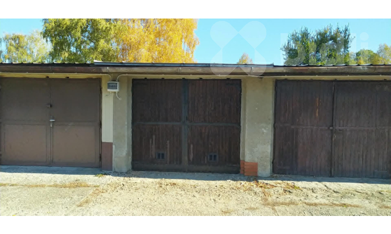 Prodej garáže 19 m2  Hulín, ulice Záhlinická (směr Otrokovice)