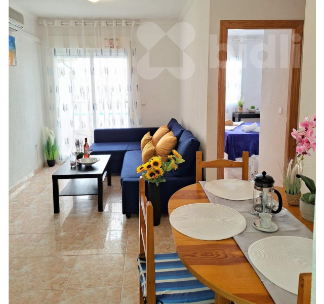 Kompletně vybavený apartmán 3+kk s terasou a výhledem na bazén - Torrevieja, Costa Blanca