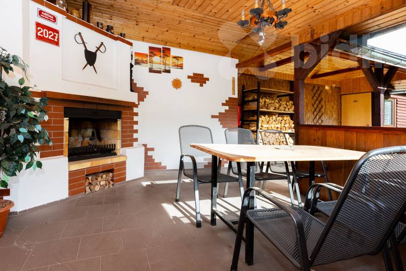 Pronájem prostorného rodinného domu v klidné části Dvora Králové