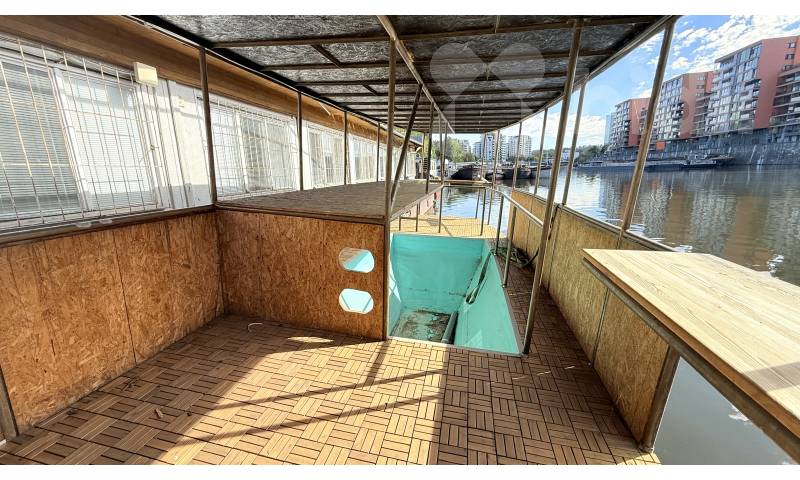 Patrový hausbót až 280 m2 v Praze 7 Holešovice, Sanderova