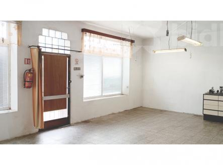 Pronájem komerčního objektu, obchodní centrum, 106 m²