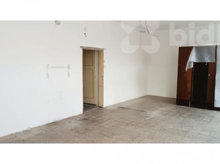 Pronájem komerčního objektu, obchodní centrum, 106 m²