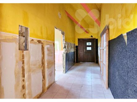 Pronájem obchodní prostor, 422 m²