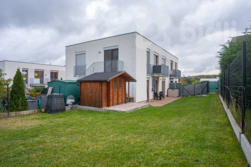 Nové rodinné plně vybavené 4+kk 84m2 s 195m2 zahradou