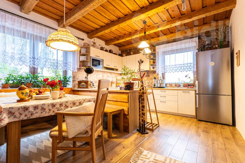 Exkluzivní prodej rodinný dům 3+1, pozemek 1553 m2, Kvášňovice