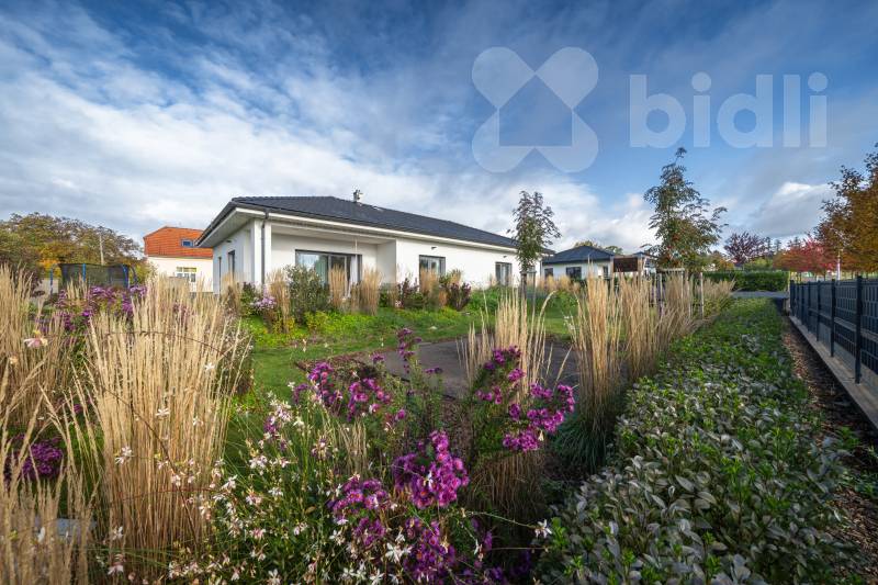 Prodej novostavby 5+kk s krásnou zahradou, Vysoký Újezd