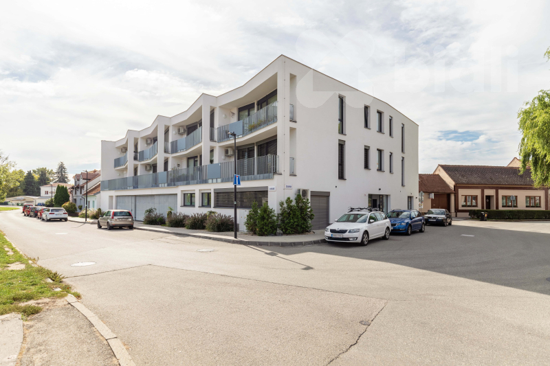 Prodej bytu 1+kk se zahrádkou