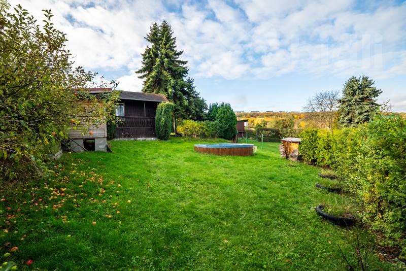 Prodej, chata se zahradou. Teplice