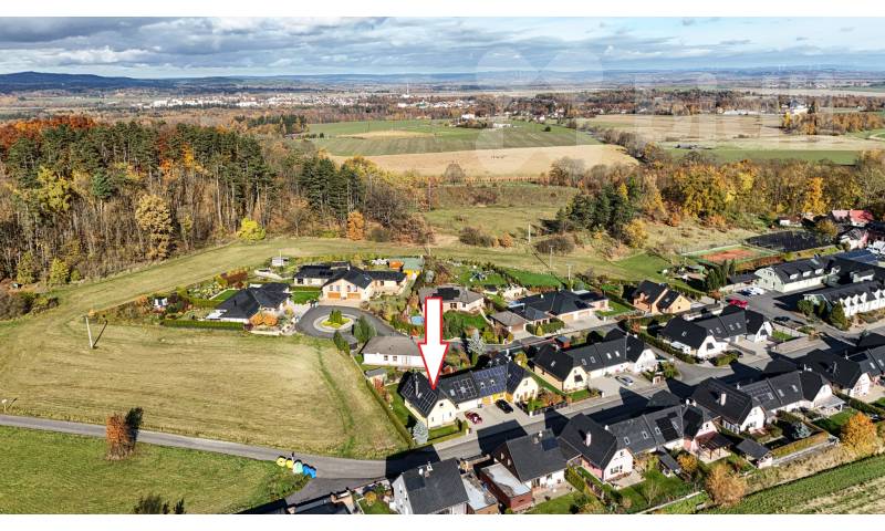 Moderní rodinný dům 5+kk s fotovoltaikou, bazénem a chytrou domácností - Komorní Dvůr