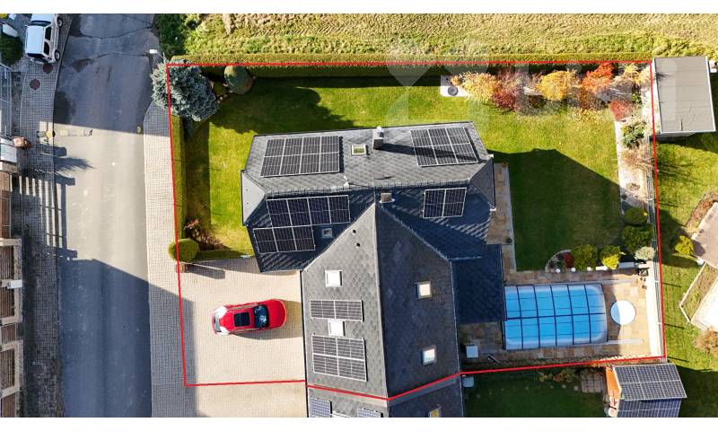 Moderní rodinný dům 5+kk s fotovoltaikou, bazénem a chytrou domácností - Komorní Dvůr