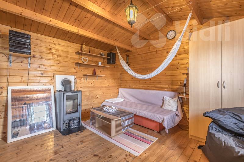 Chata na pronajatém pozemku, Praha 6 - Břevnov