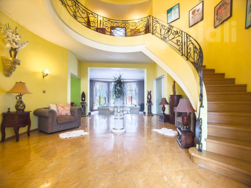 Prostorný rodinný dům 5+1, 256 m2, zahrada 1249 m2, Středokluky