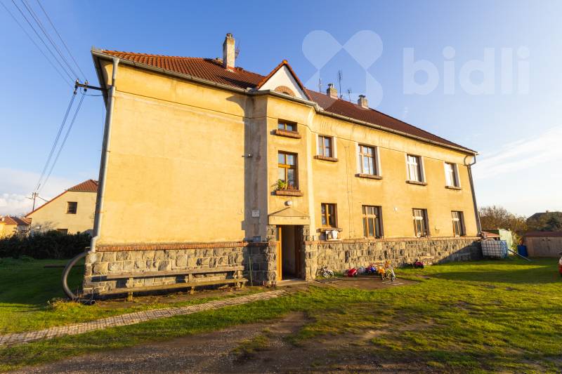 Prodej bytu 2+1, 64 m2, zahrada, parkování na pozemku, Nelahozeves, okr. Mělník