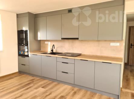 Pronájem bytu, 2+1, 75 m²