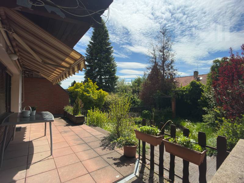 Prodej prostorného řadového RD 5+1 se zahradou, pozemek 253m2,Hostivice, Haklova