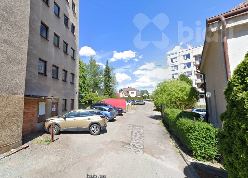 Uzamykatelná parkovací místa k pronájmu-Rychnova nad Kněžnou