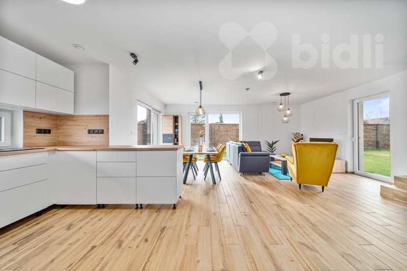 Pronájem novostavby 5+kk se zahradou, Hradec Králové