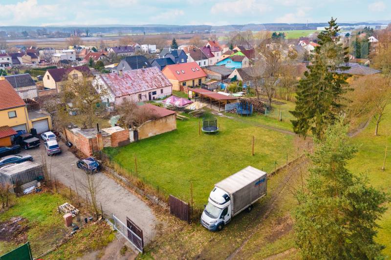 Prodej luxusního pozemku v širším centru obce Nýřany